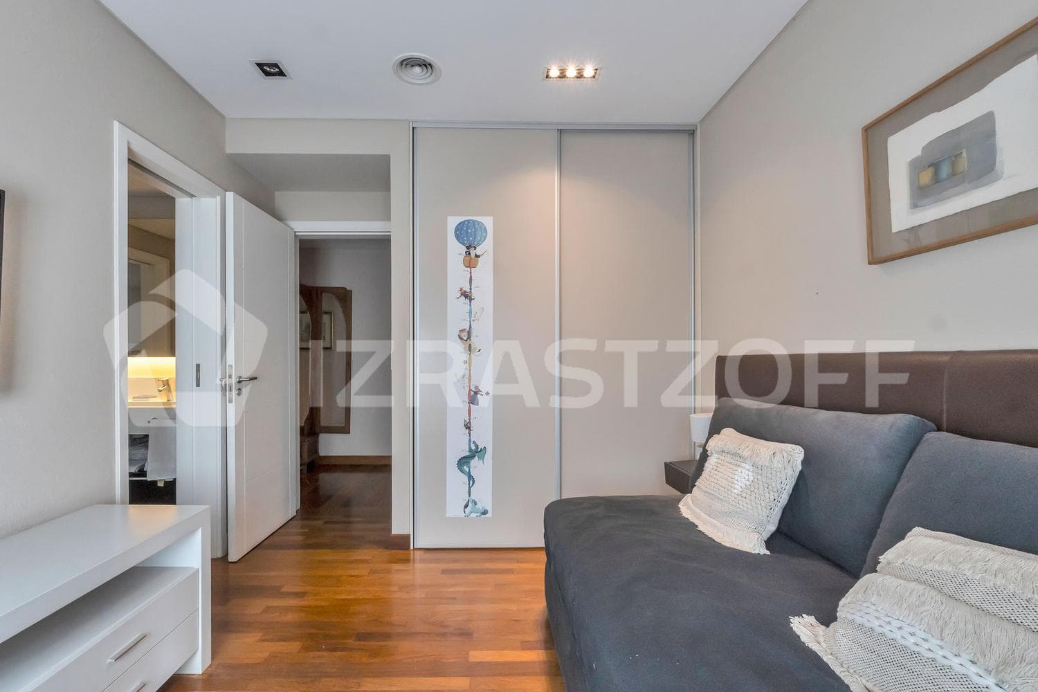 House for sale in Los Lagartos CC with 5 bedrooms and a view of the golf course