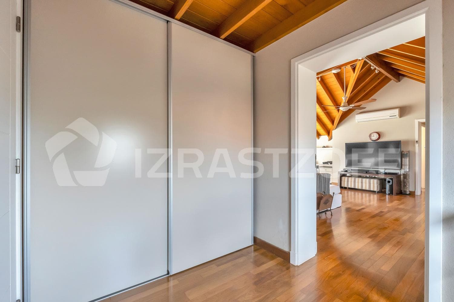 House for sale in Los Lagartos CC with 5 bedrooms and a view of the golf course