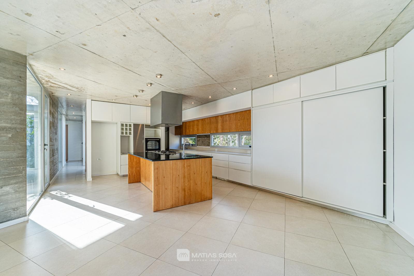 24-Month Lease - 4-Room House - Pool - Arenas del Sur