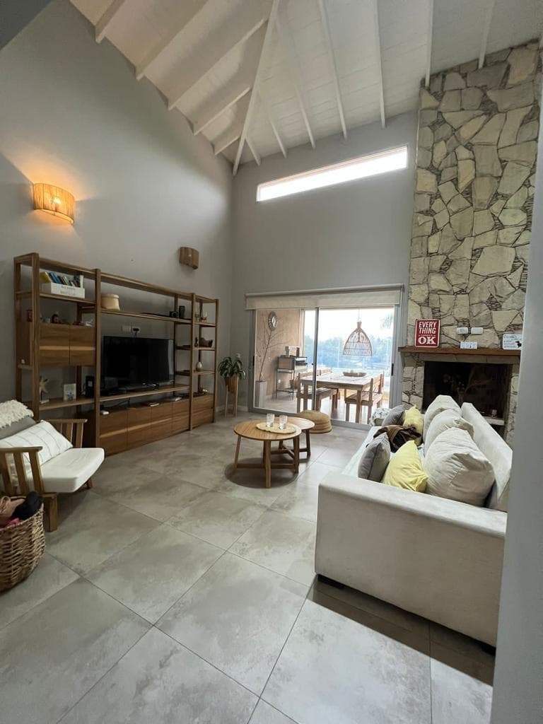 5-Bedroom House for Sale by the River in the San Marco neighborhood of Villanueva, Tigre