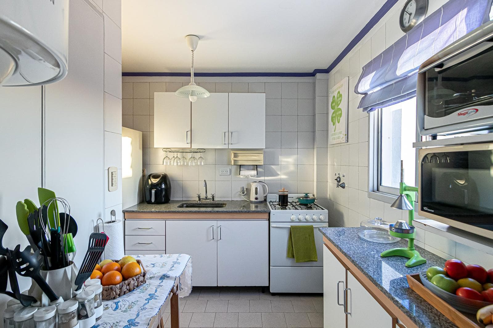 Apartment for Sale: 2–3 Rooms, 2 Balconies, Upper Floor, Open View in Caballito, Flores
