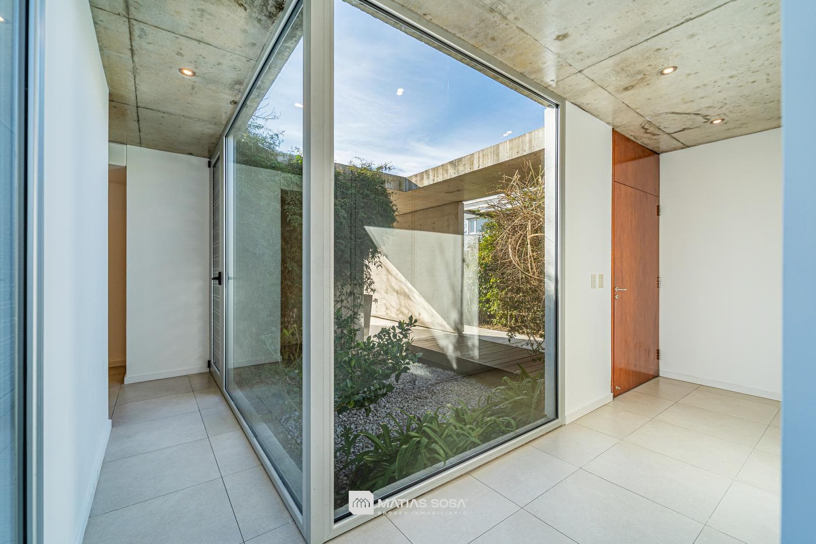 For Sale - 4-Room House - Pool - Arenas del Sur