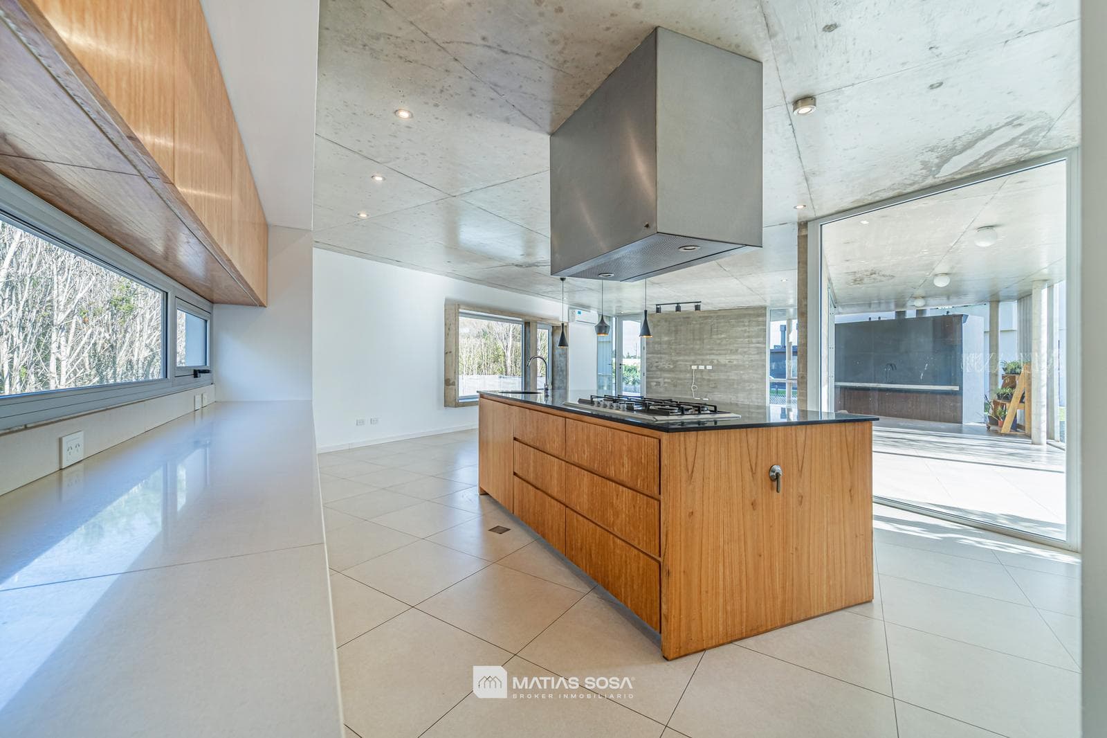 For Sale - 4-Room House - Pool - Arenas del Sur