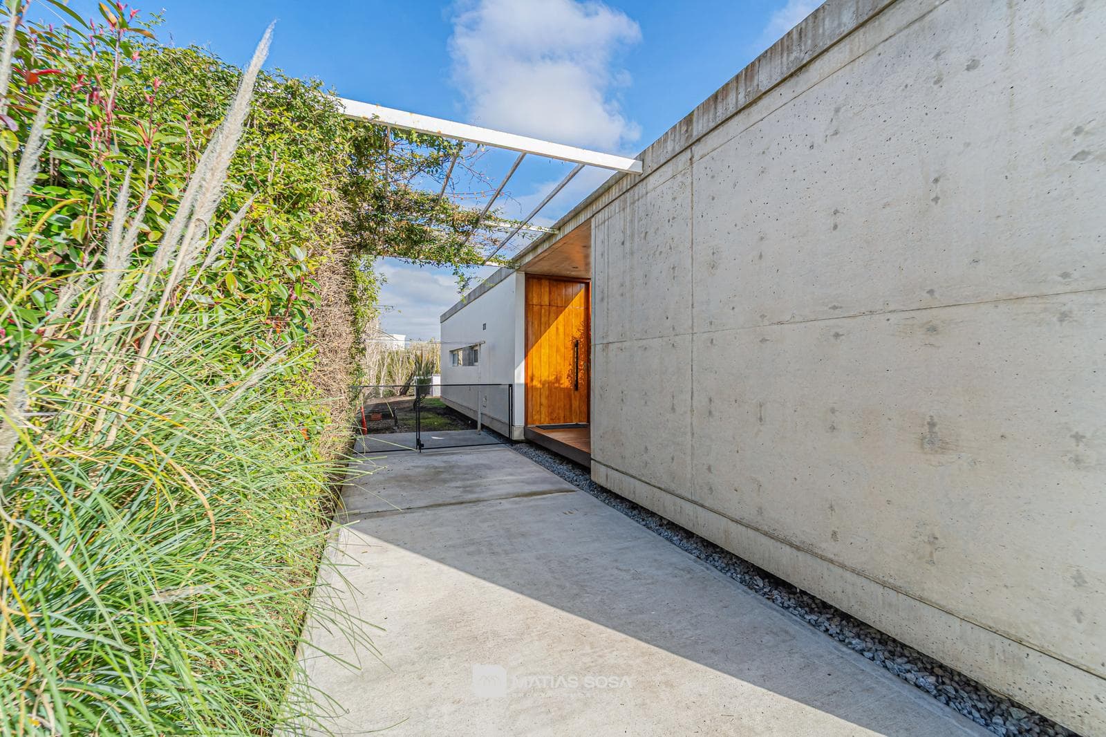 For Sale - 4-Room House - Pool - Arenas del Sur
