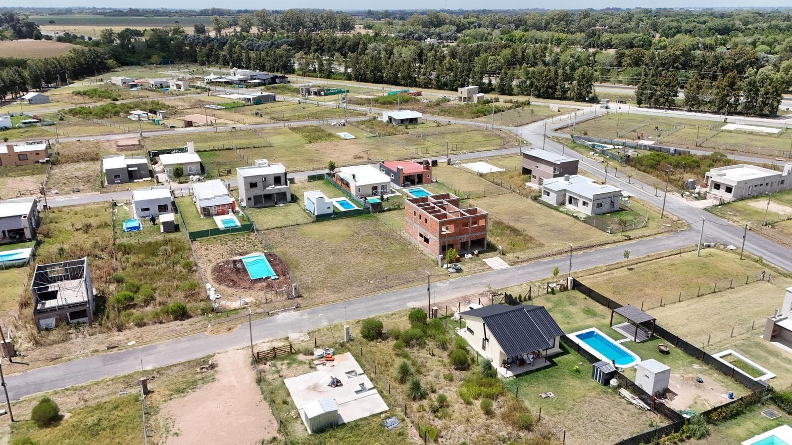 Land for Sale in the Cardales Chico Neighborhood. Immediate possession and title transfer. No maintenance fees