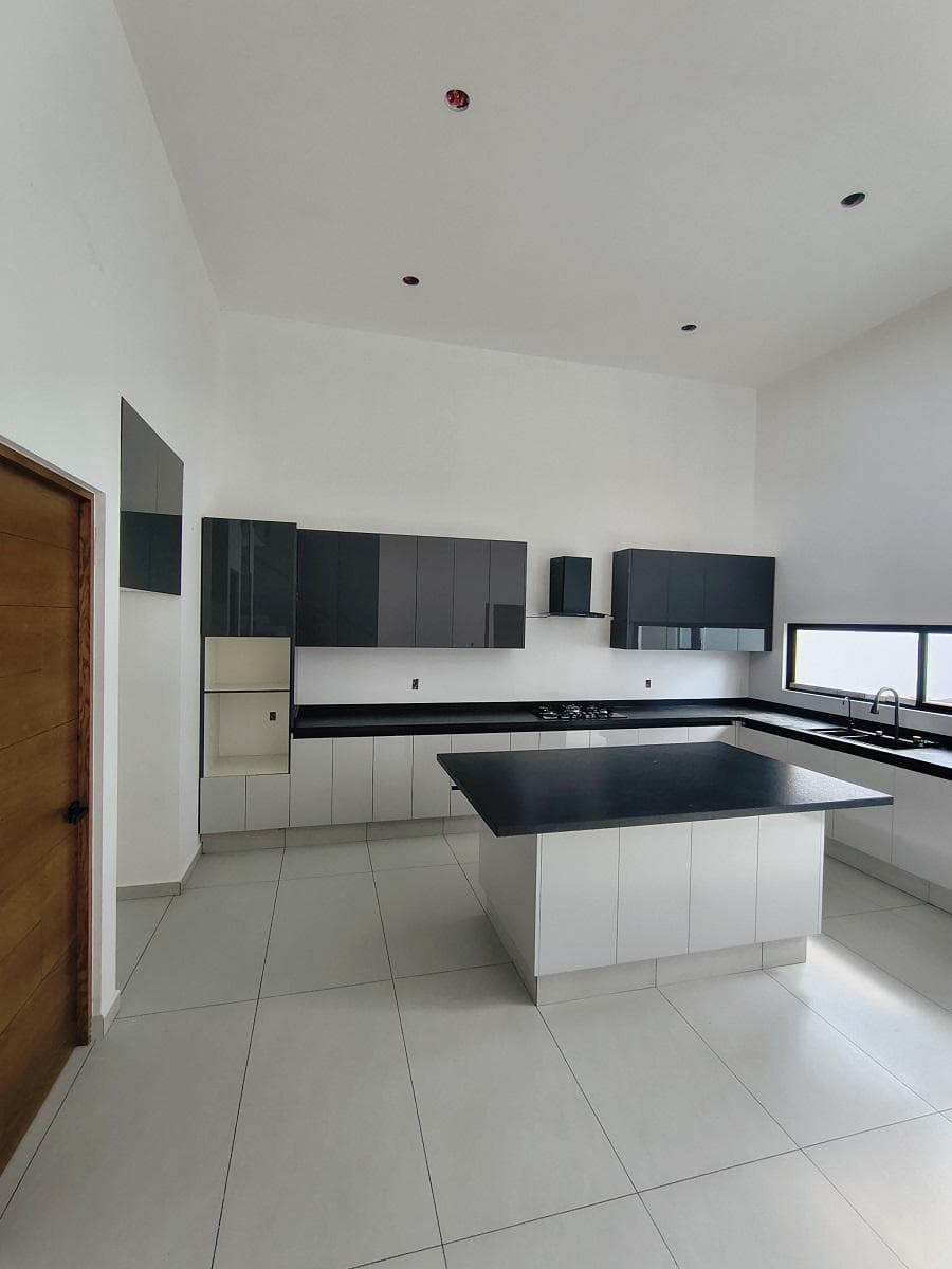 New Home for Sale in Grand Juriquilla, 3 Bedrooms, Rooftop, and Double-Height Ceilings
