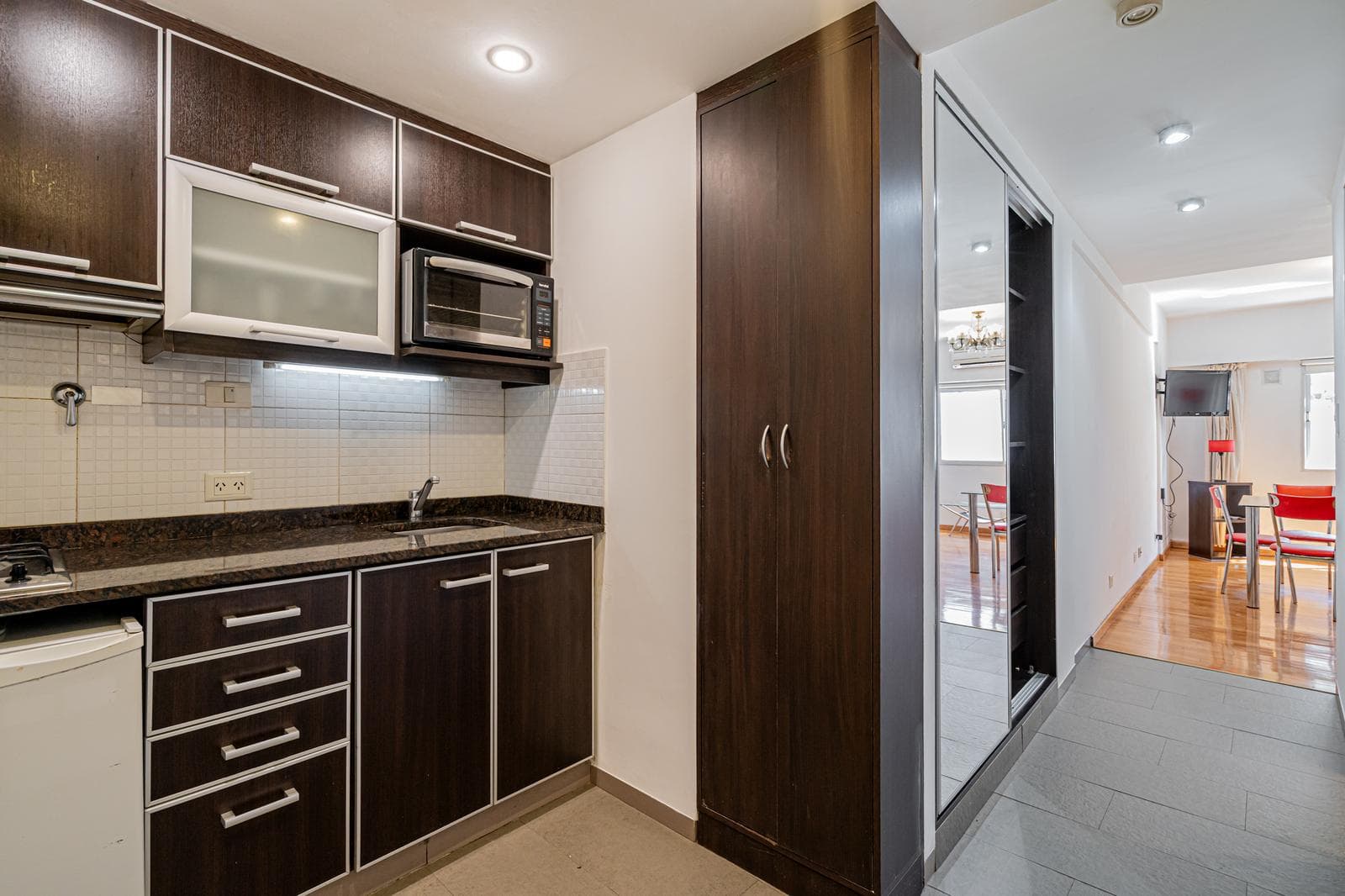 Apartment for Sale: Open-Concept Layout, IMPECCABLE Condition, Upper Floor, Sunny, Quiet in RETIRO
