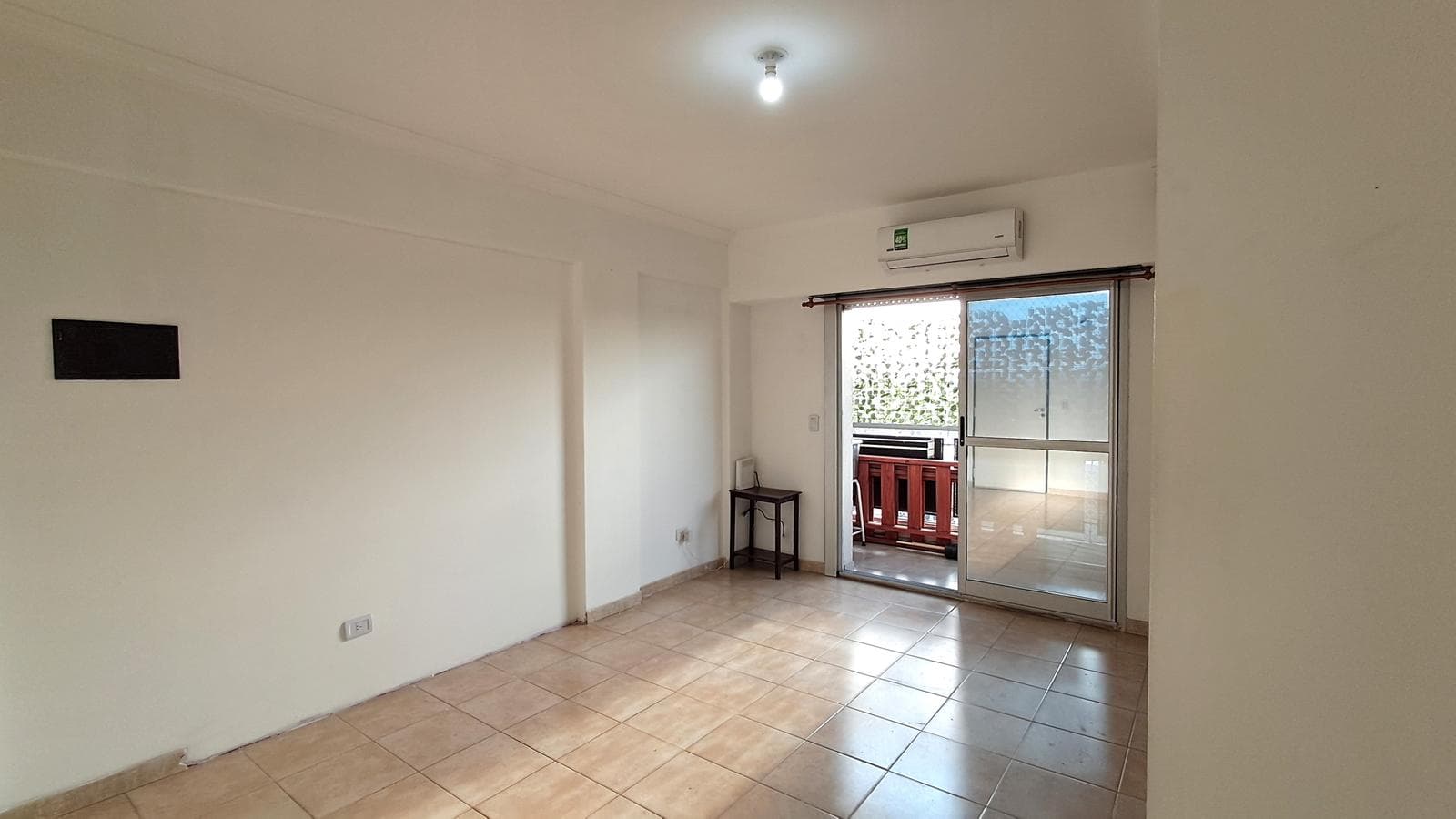 3-ROOM APARTMENT FACING THE STREET WITH A BALCONY IN BUENOS AIRES
