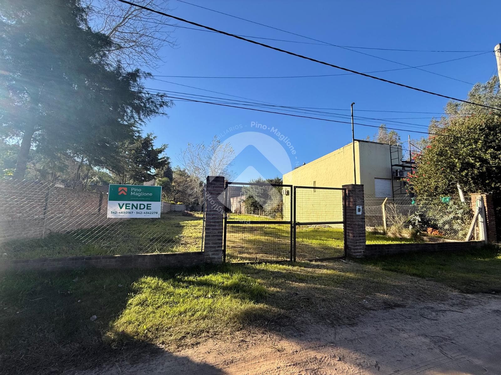 708 M2 LOT IN COLASTINE