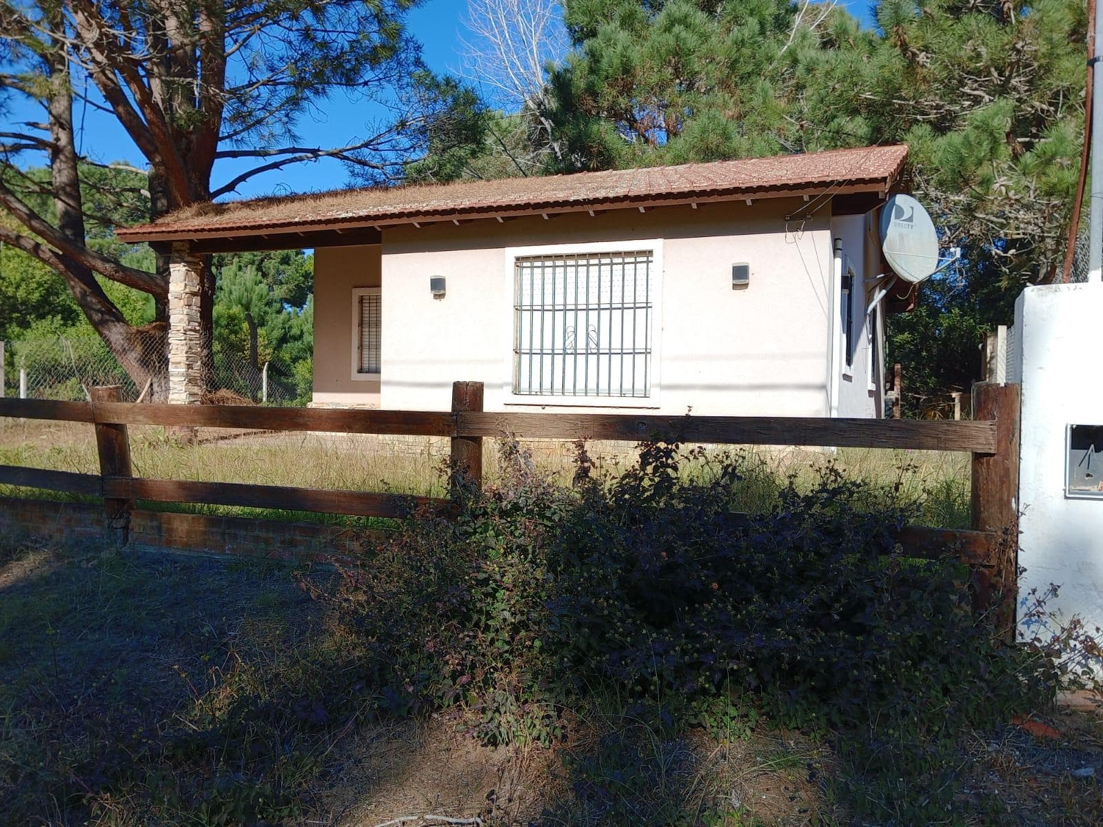 HOUSE FOR SALE: 3-room house with garden and garage in NUEVA ATLANTIS