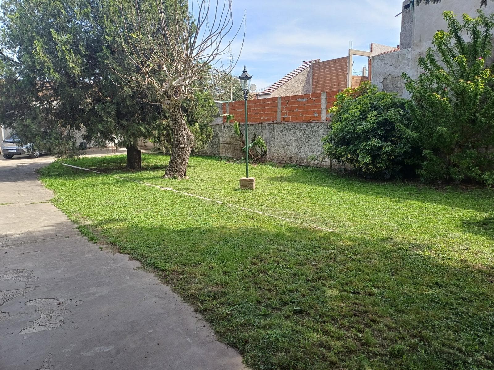 House and Adjacent Lot Just a Few Meters from Route 21 for Sale in G. Catan