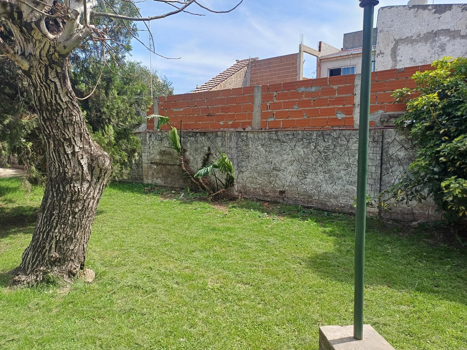 House and Adjacent Lot Just a Few Meters from Route 21 for Sale in G. Catan