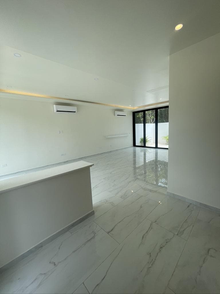 4-Bedroom House for Sale in Playa del Carmen | Private Pool and Rooftop