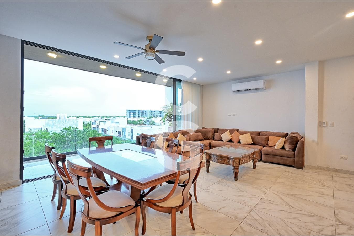 Apartment for Rent in Cancún in the Arbolada Swell Residential Complex with a Terrace and 3 Bedrooms