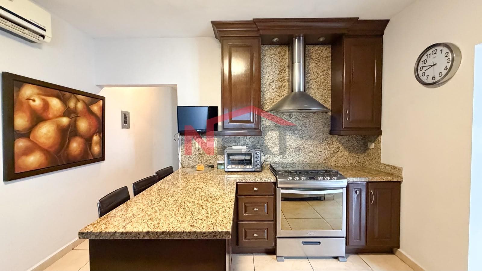 HOUSE FOR RENT IN REAL DE QUIROGA