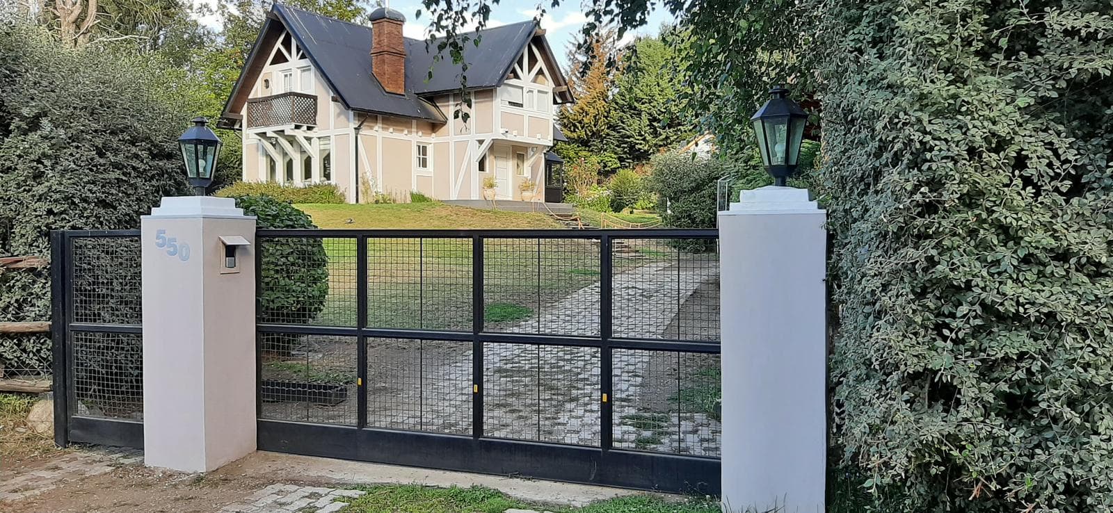 2 Houses for Sale at Km 6 Between Highways - Bariloche