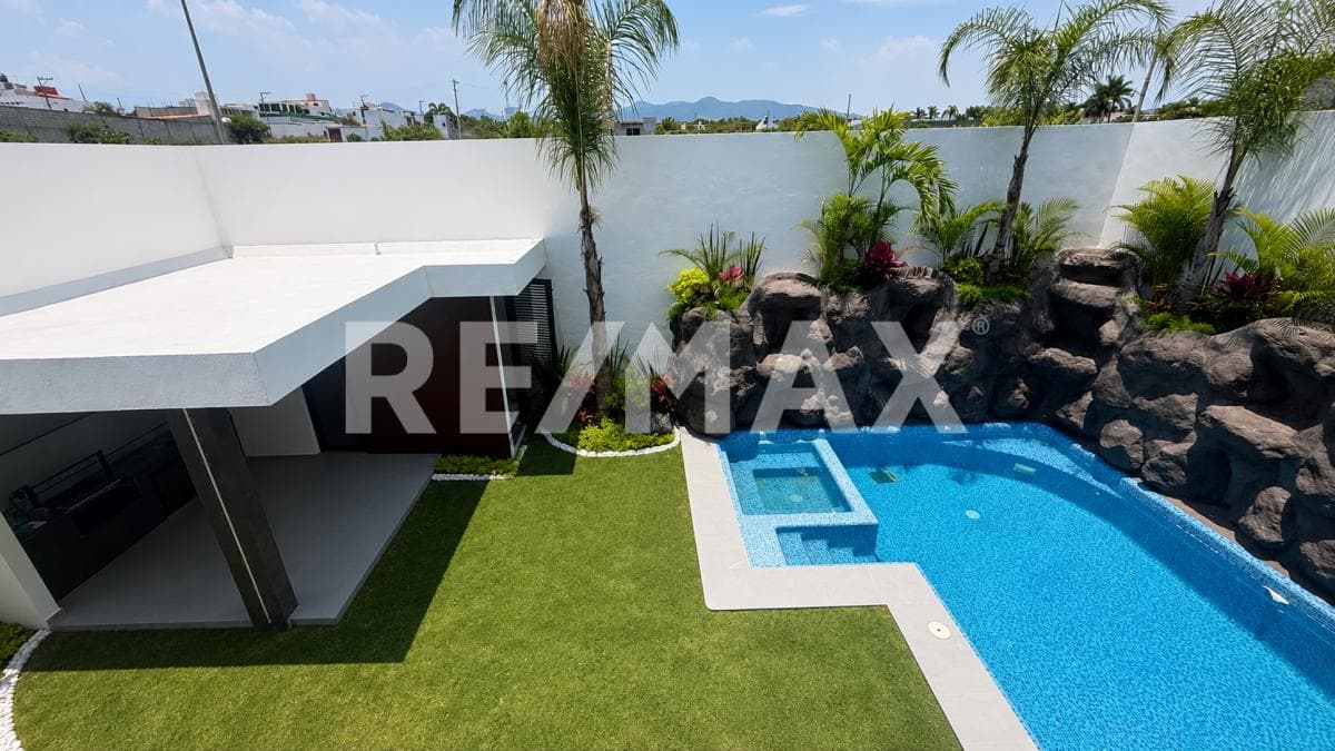 House for Sale in Morelos, Lomas de Cocoyoc