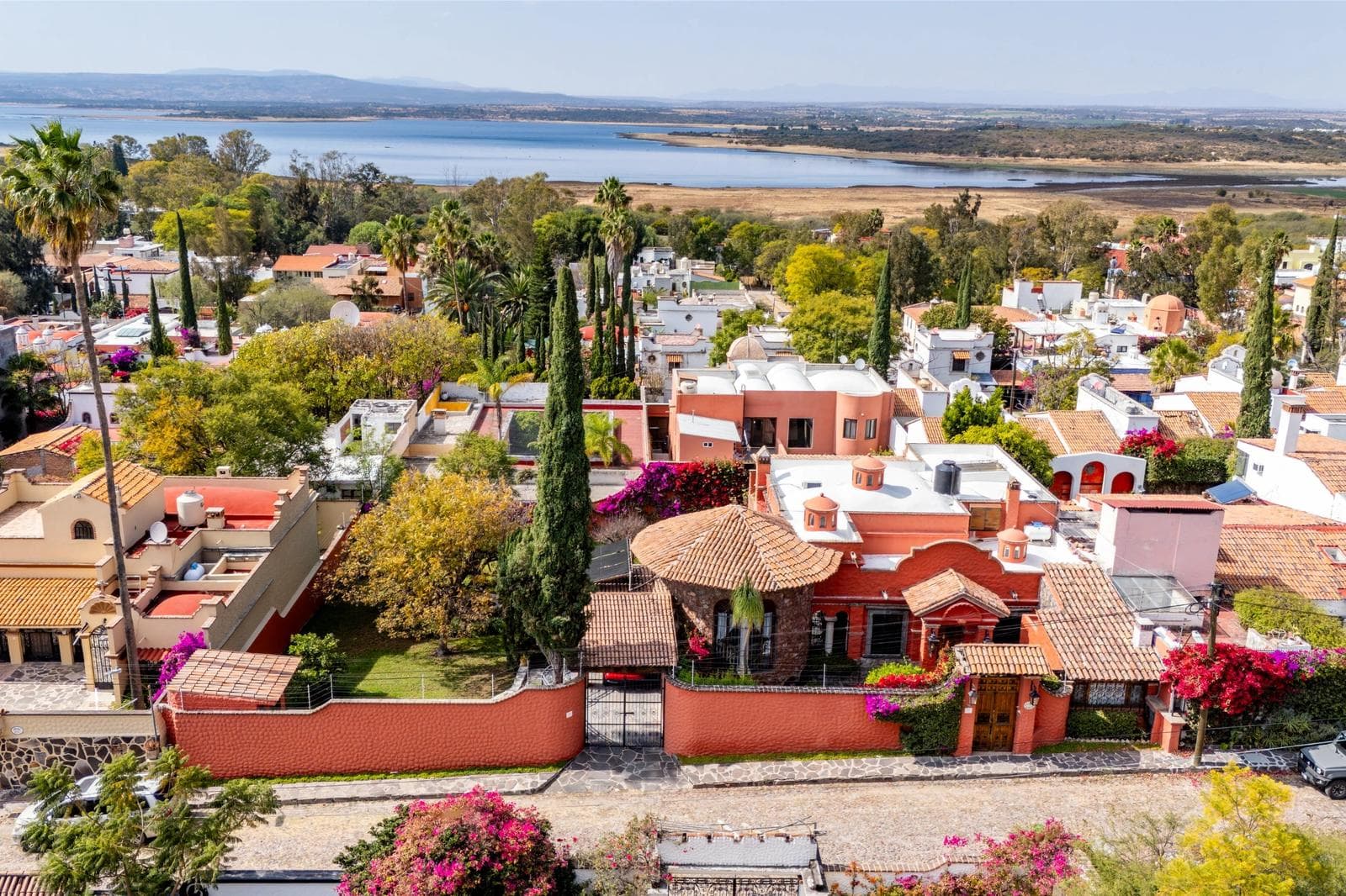 Casa Jardín de los Frailes, Spectacular Residence with an Exceptional Garden and Pool