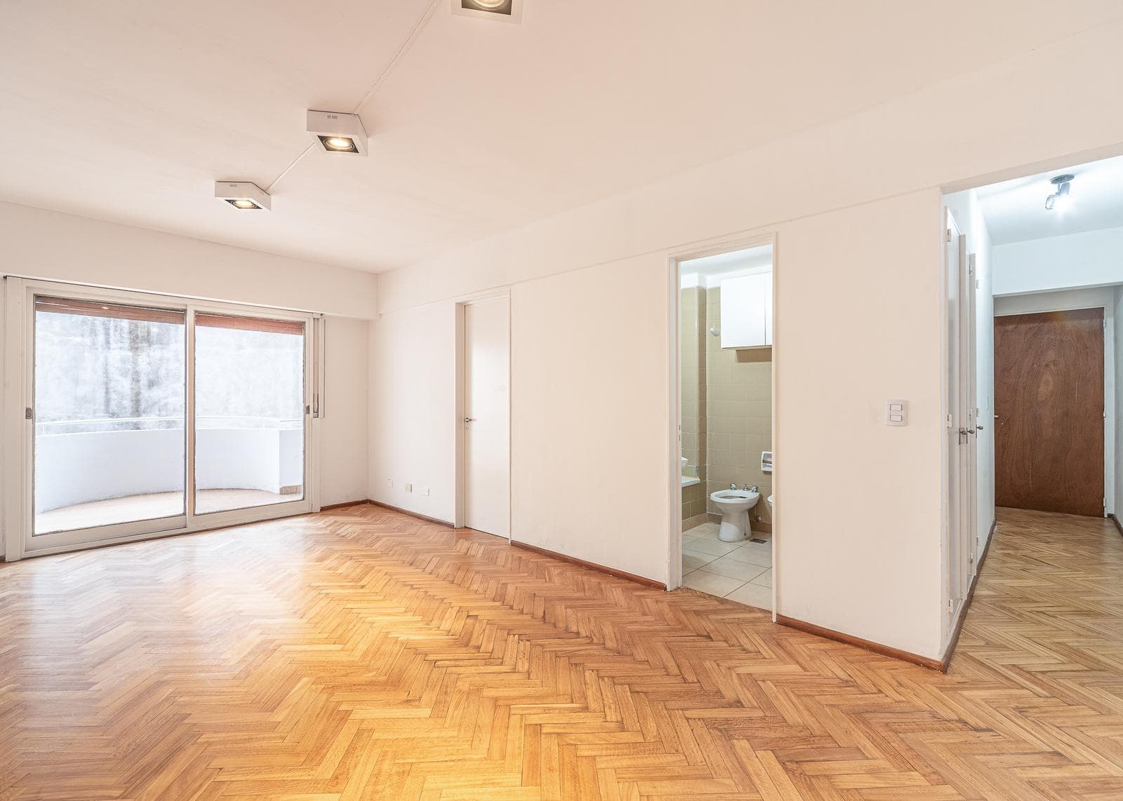APARTMENT FOR SALE IN PALERMO: ONE-BEDROOM, WITH PARKING SPACE