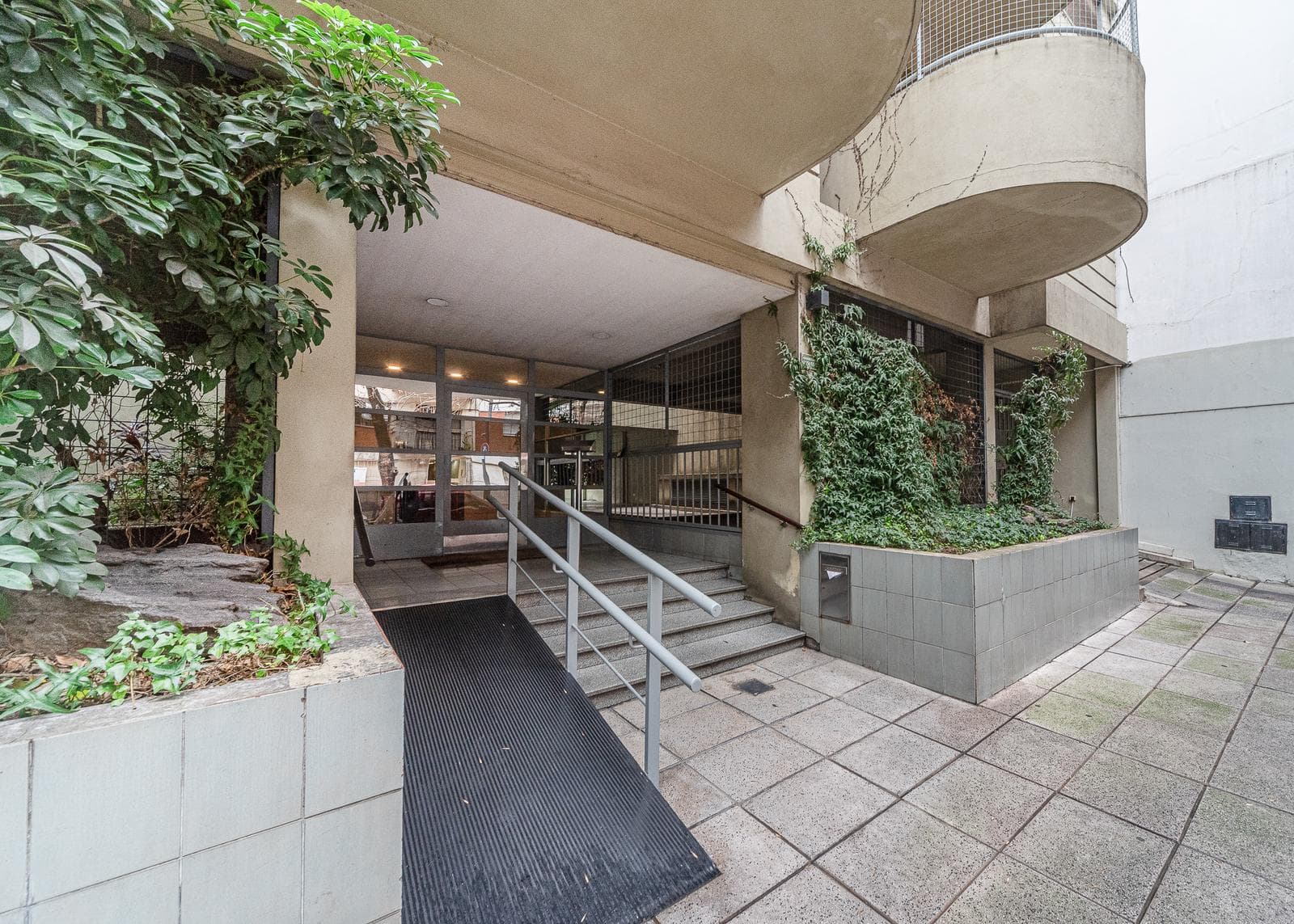 APARTMENT FOR SALE IN PALERMO: ONE-BEDROOM, WITH PARKING SPACE