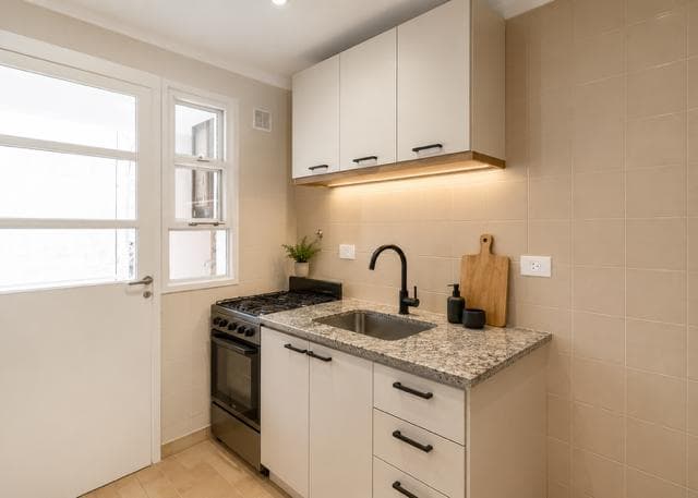 APARTMENT FOR SALE IN PALERMO: ONE-BEDROOM, WITH PARKING SPACE