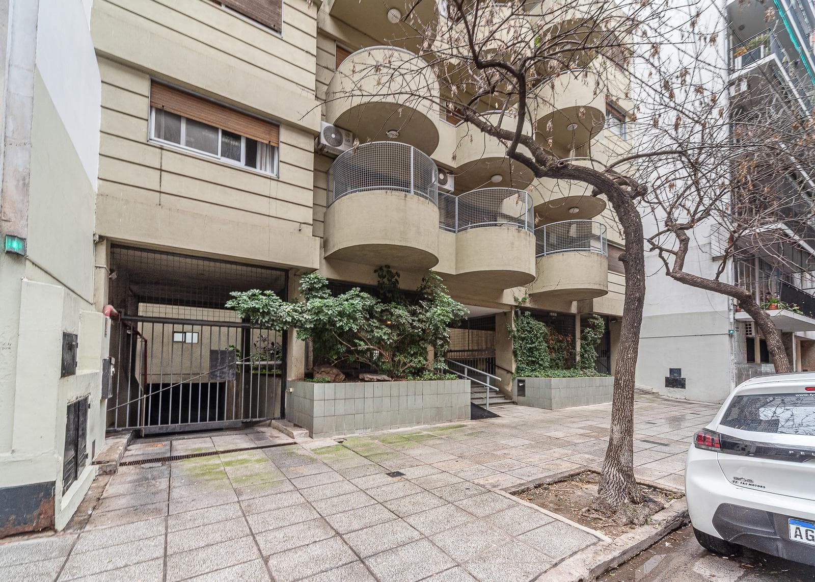 APARTMENT FOR SALE IN PALERMO: ONE-BEDROOM, WITH PARKING SPACE