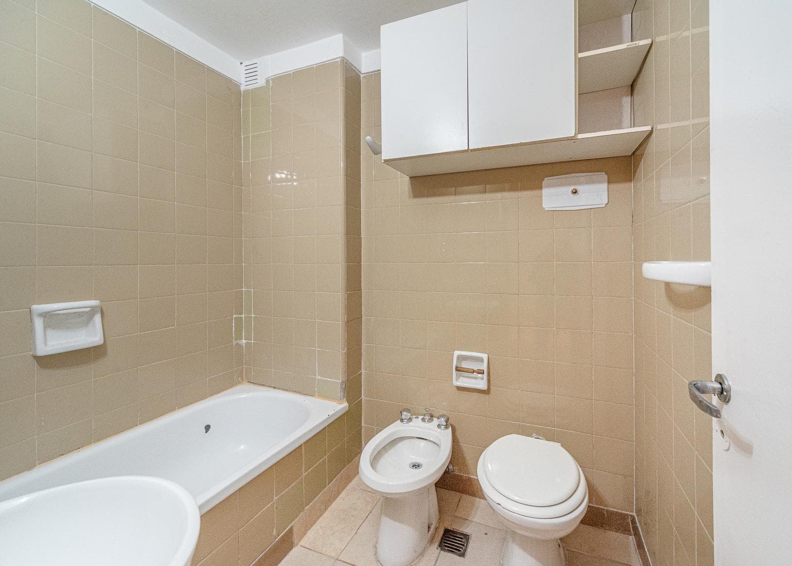 APARTMENT FOR SALE IN PALERMO: ONE-BEDROOM, WITH PARKING SPACE
