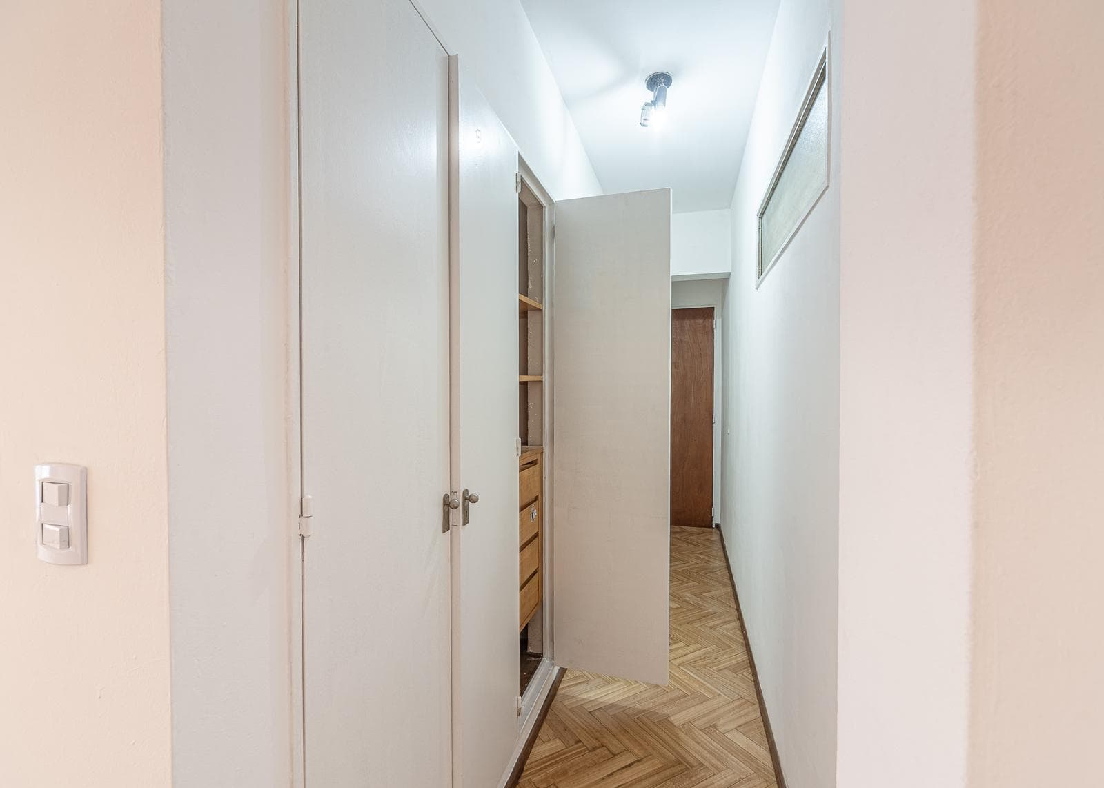 APARTMENT FOR SALE IN PALERMO: ONE-BEDROOM, WITH PARKING SPACE