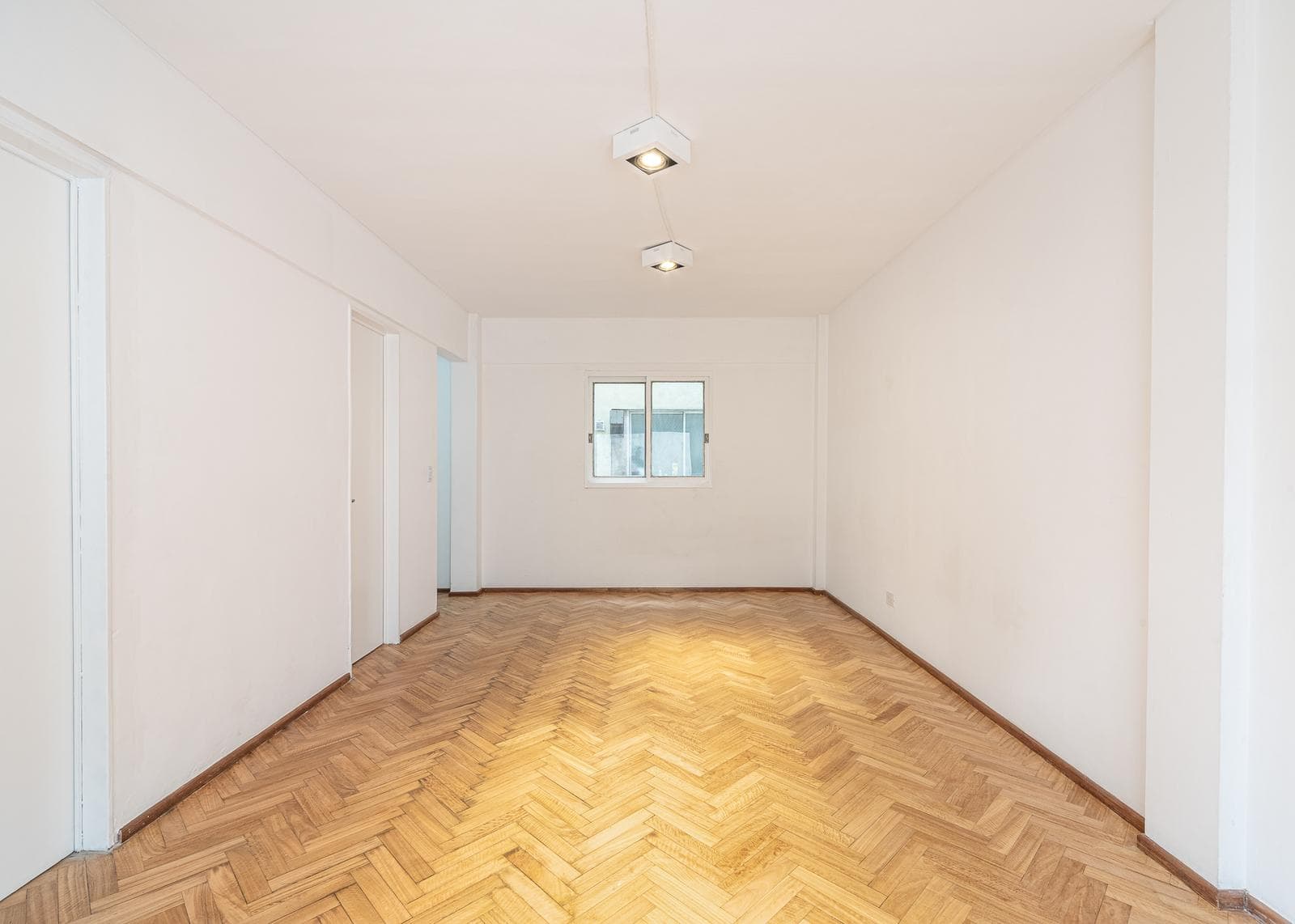 APARTMENT FOR SALE IN PALERMO: ONE-BEDROOM, WITH PARKING SPACE