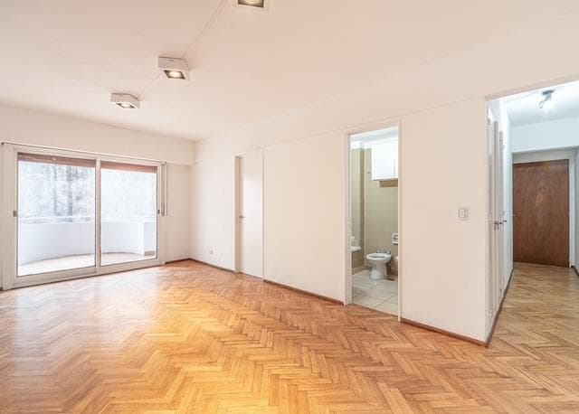 APARTMENT FOR SALE IN PALERMO: ONE-BEDROOM, WITH PARKING SPACE
