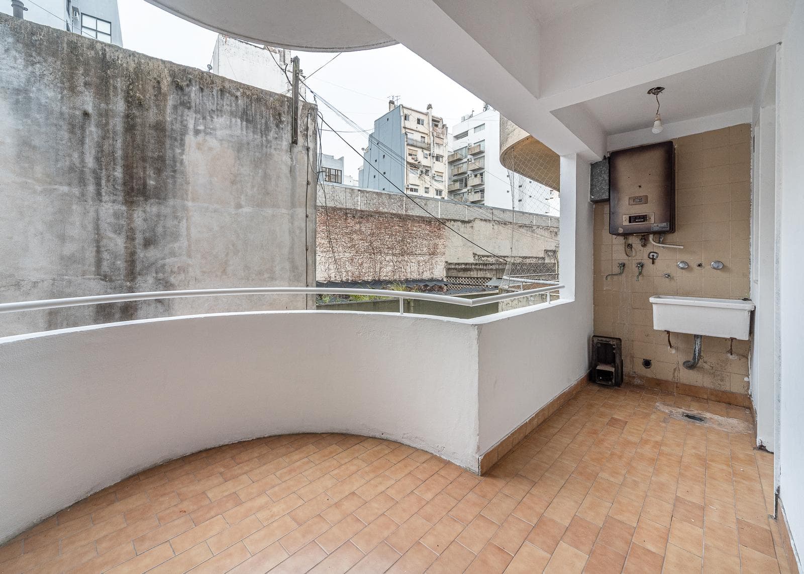 APARTMENT FOR SALE IN PALERMO: ONE-BEDROOM, WITH PARKING SPACE