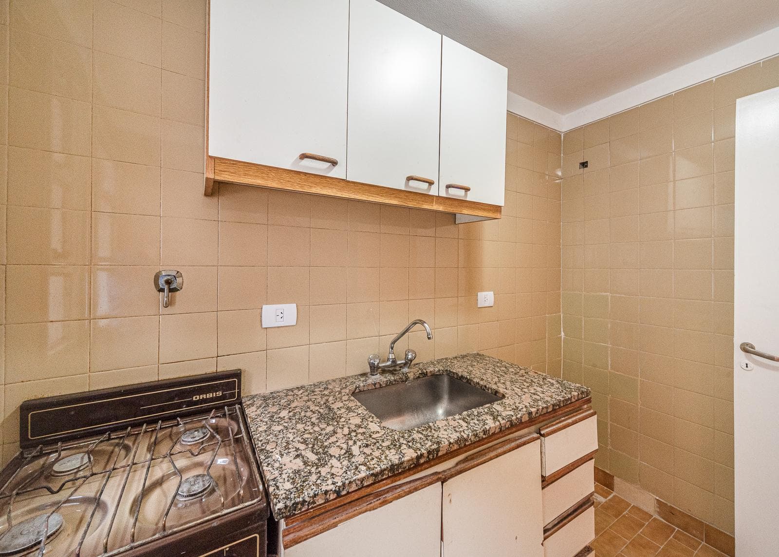 APARTMENT FOR SALE IN PALERMO: ONE-BEDROOM, WITH PARKING SPACE