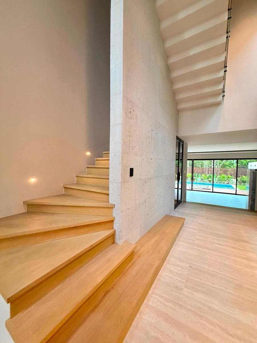 VIA CUMBRES House
