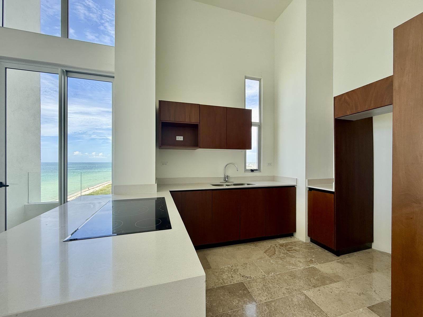 DEPARTAMENTO EN VENTA FRENTE AL MAR 3 RECÁMARAS, DOBLE ALTURA A ESTRENAR EN TELCHAC PUERTO