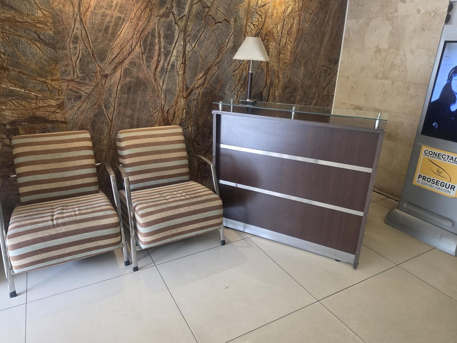 2-room apartment for rent, suitable for professionals, with balcony, covered parking, and amenities in Caballito