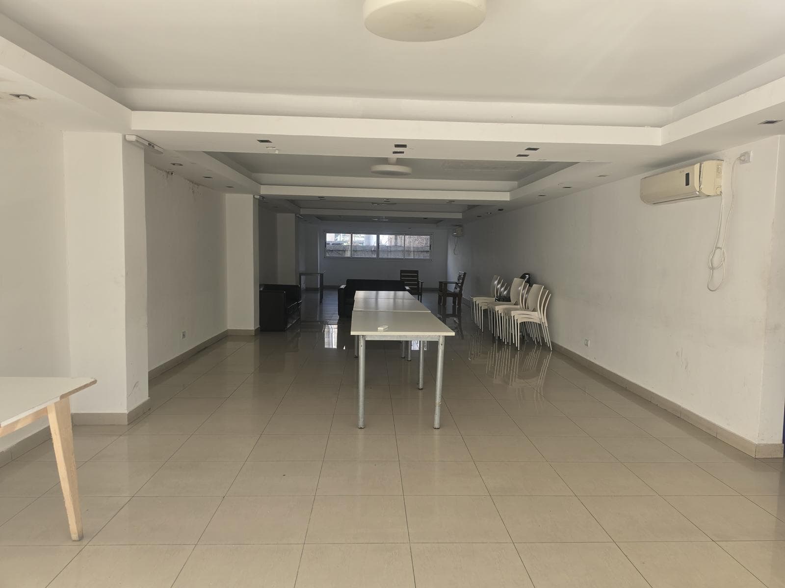 2-room apartment for rent, suitable for professionals, with balcony, covered parking, and amenities in Caballito