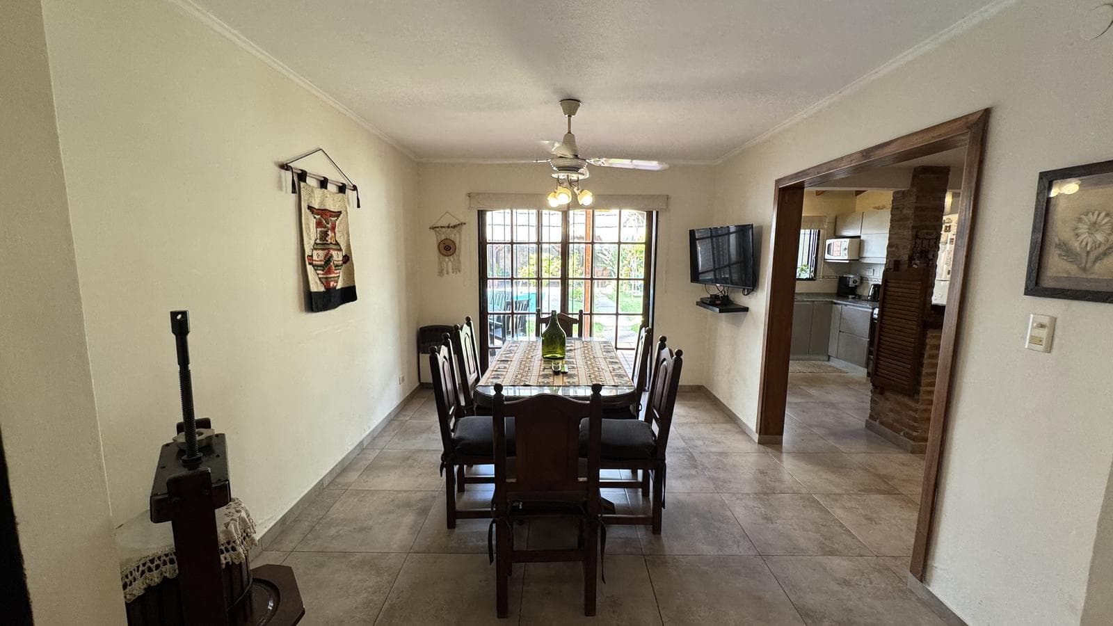 House for sale in Ituzaingó Norte: 4 rooms, with garage; mortgage financing available