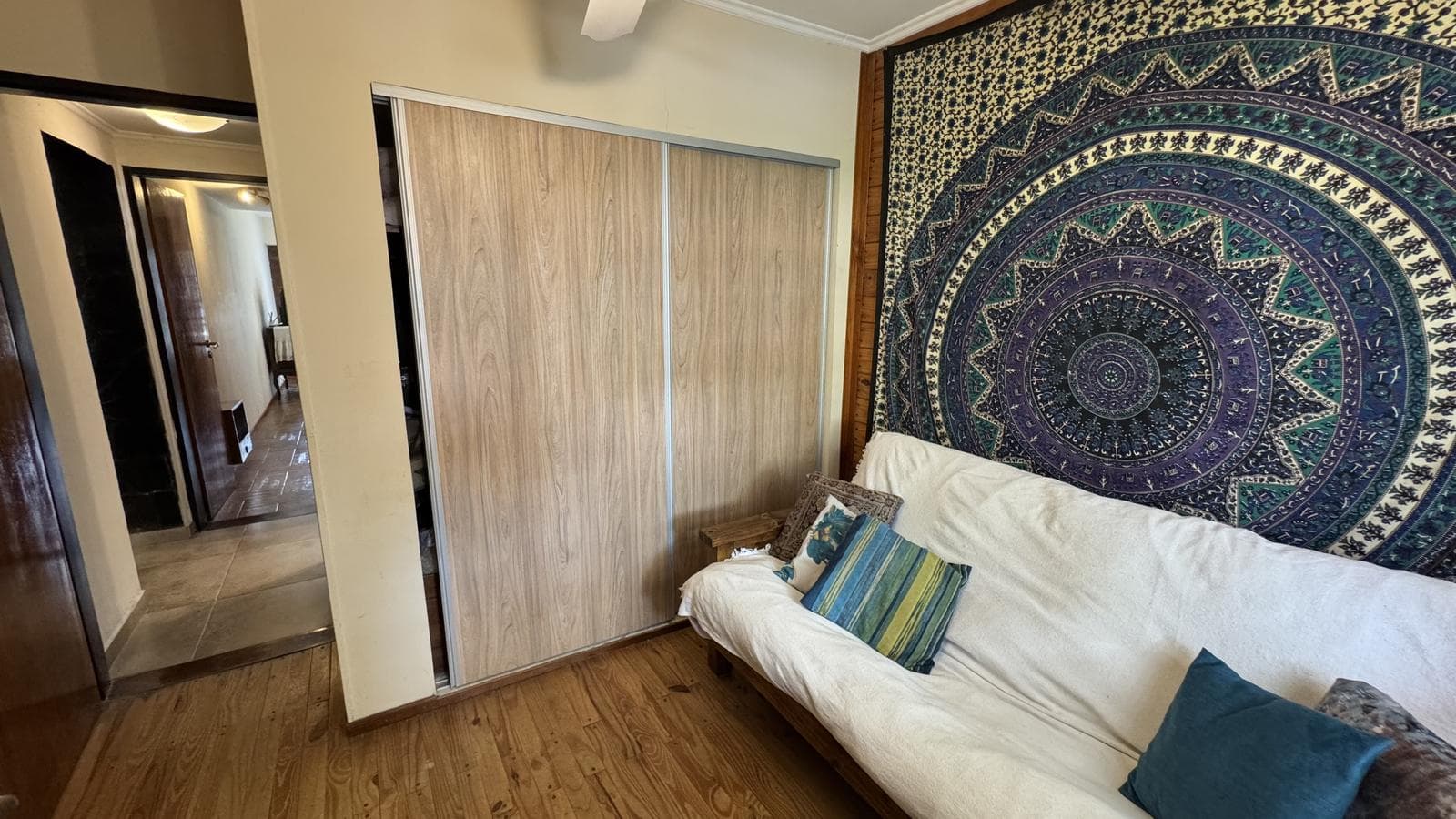 House for sale in Ituzaingó Norte: 4 rooms, with garage; mortgage financing available