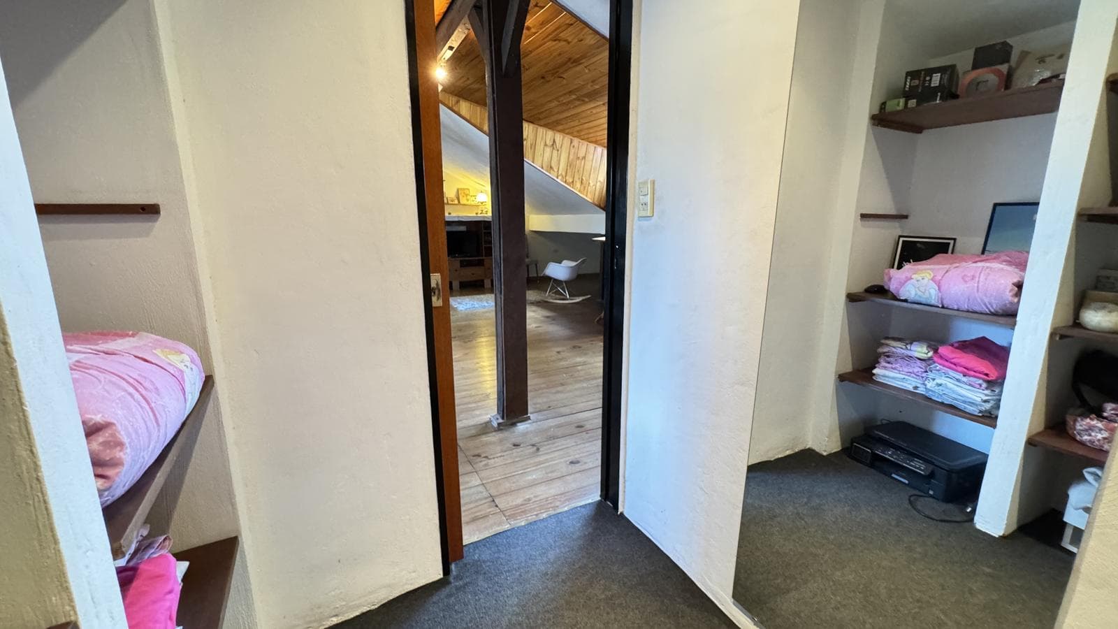 House for sale in Ituzaingó Norte: 4 rooms, with garage; mortgage financing available