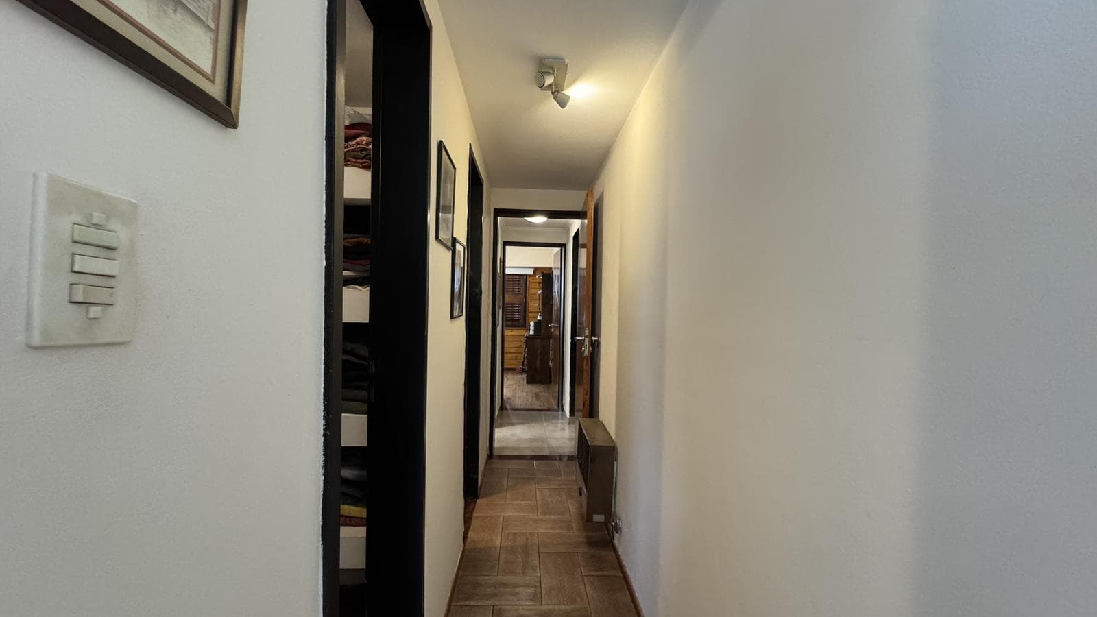 House for sale in Ituzaingó Norte: 4 rooms, with garage; mortgage financing available