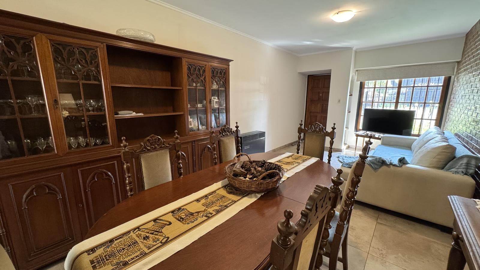 House for sale in Ituzaingó Norte: 4 rooms, with garage; mortgage financing available