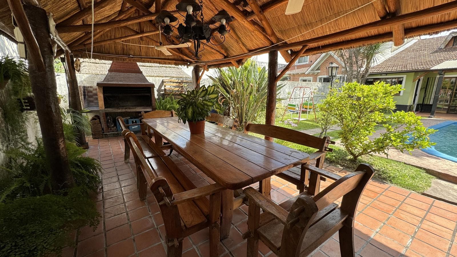 House for sale in Ituzaingó Norte: 4 rooms, with garage; mortgage financing available
