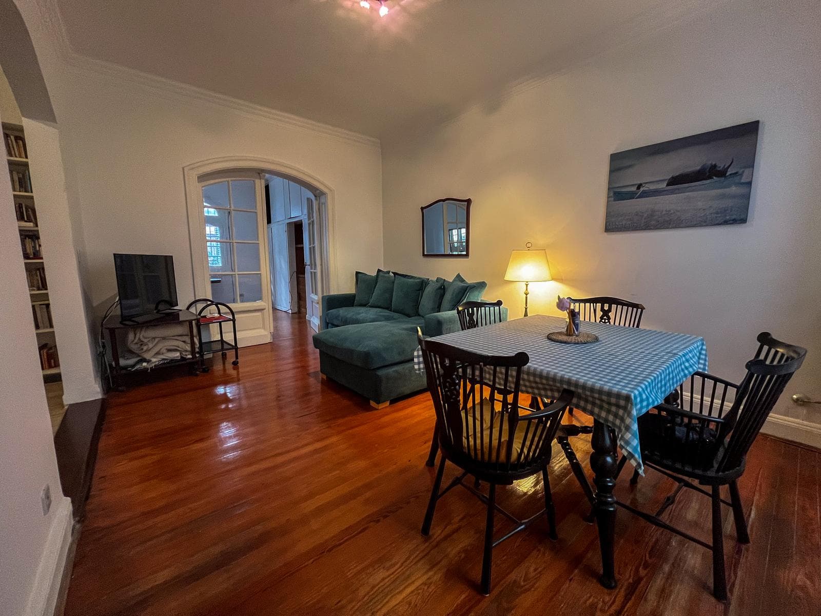 3-room apartment facing the street in Núñez — a classic, high-end home with a patio
