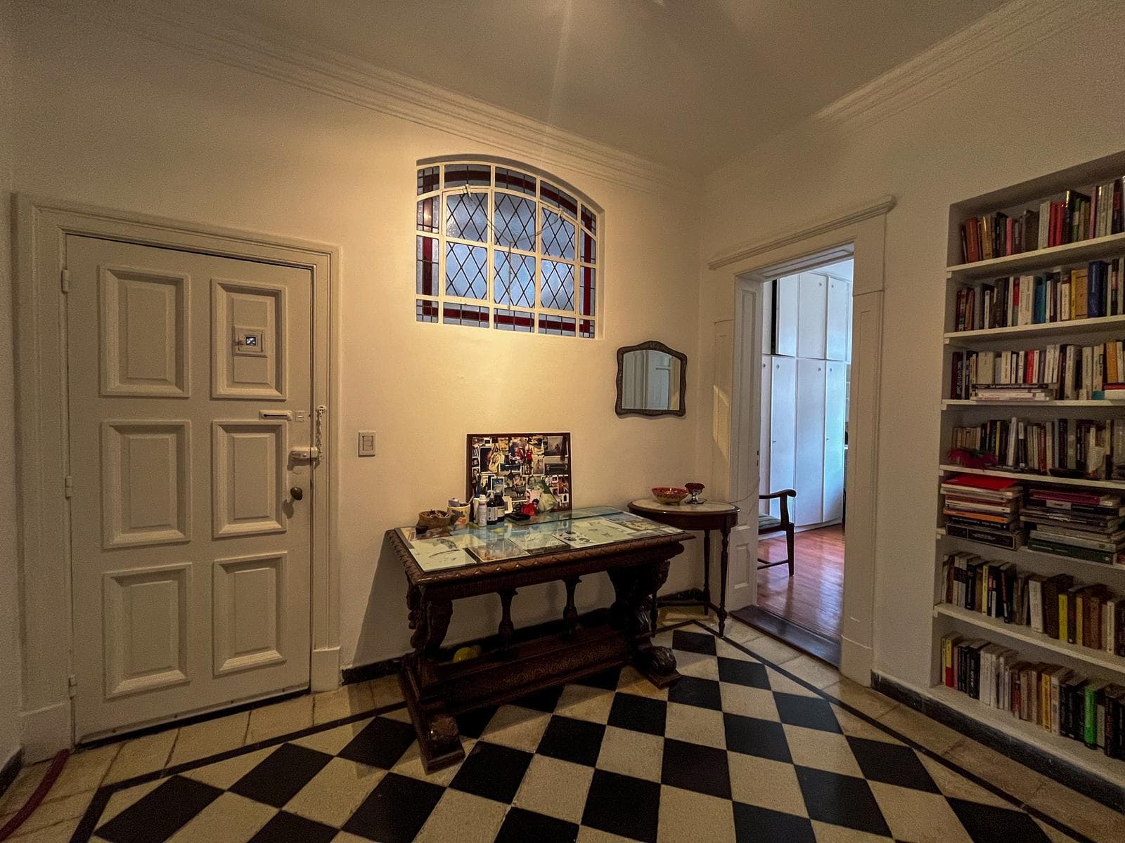 3-room apartment facing the street in Núñez — a classic, high-end home with a patio