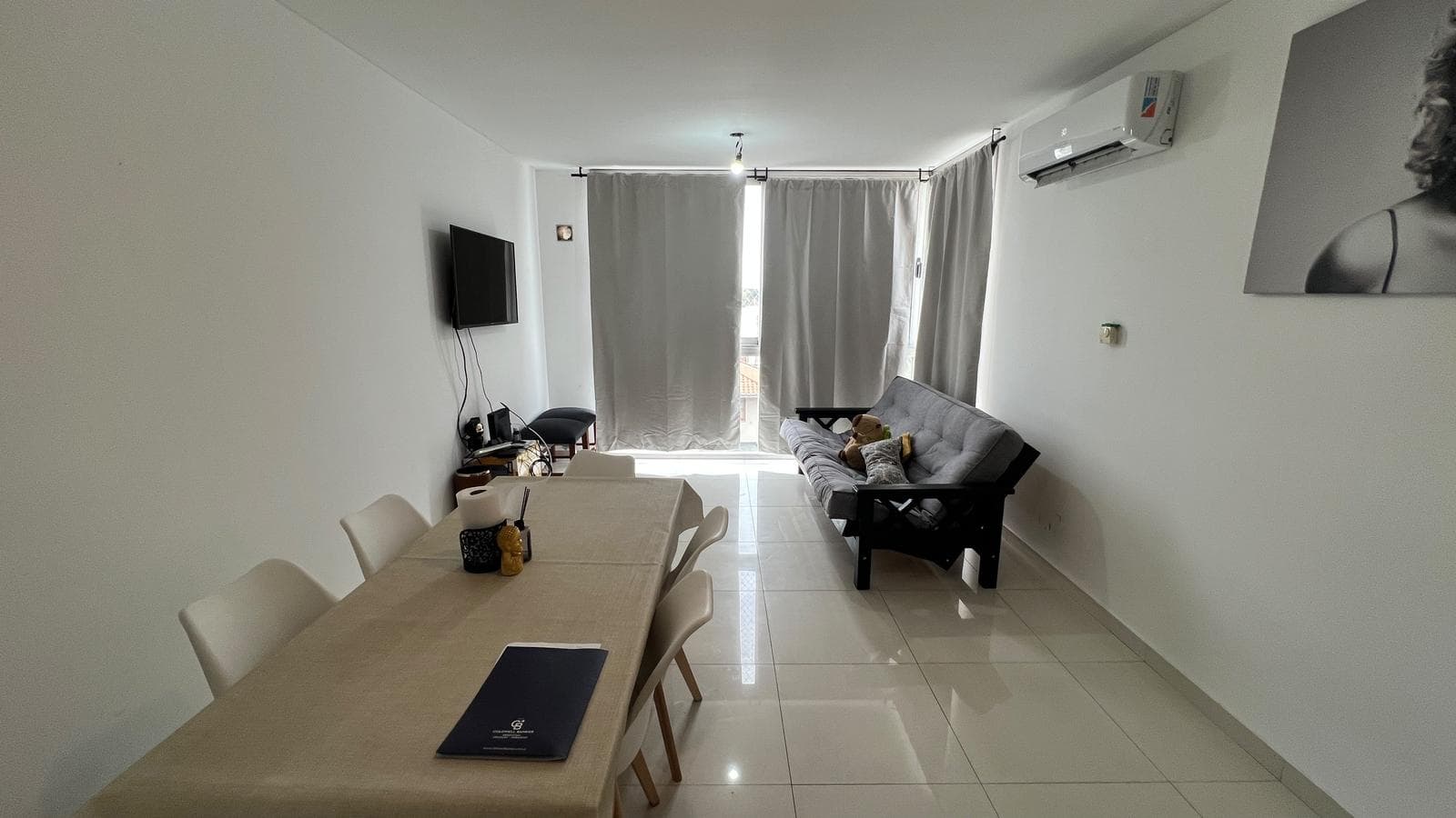 3-room apartment for sale with full amenities in Haedo, just 2 blocks from the station!