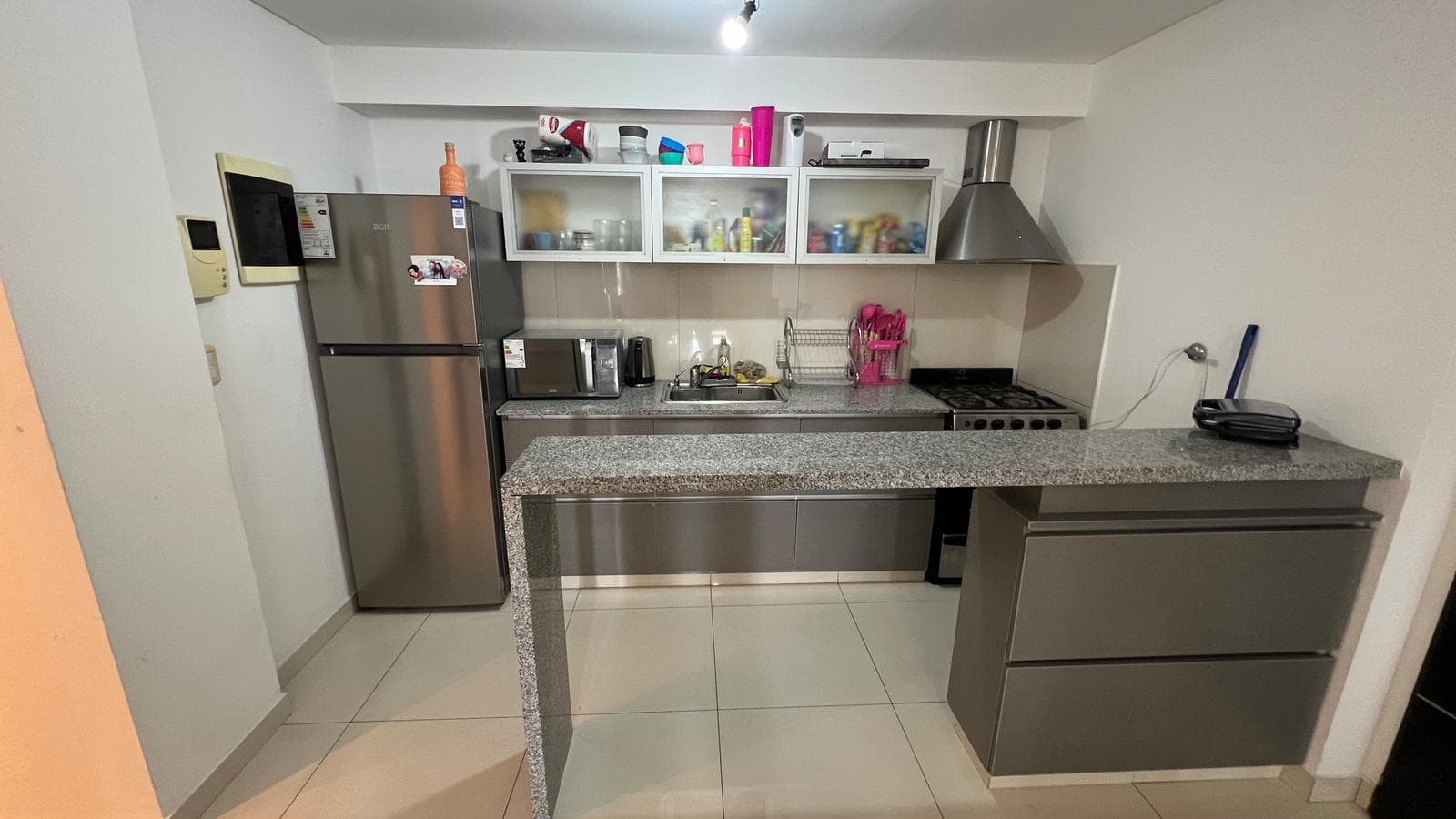 3-room apartment for sale with full amenities in Haedo, just 2 blocks from the station!