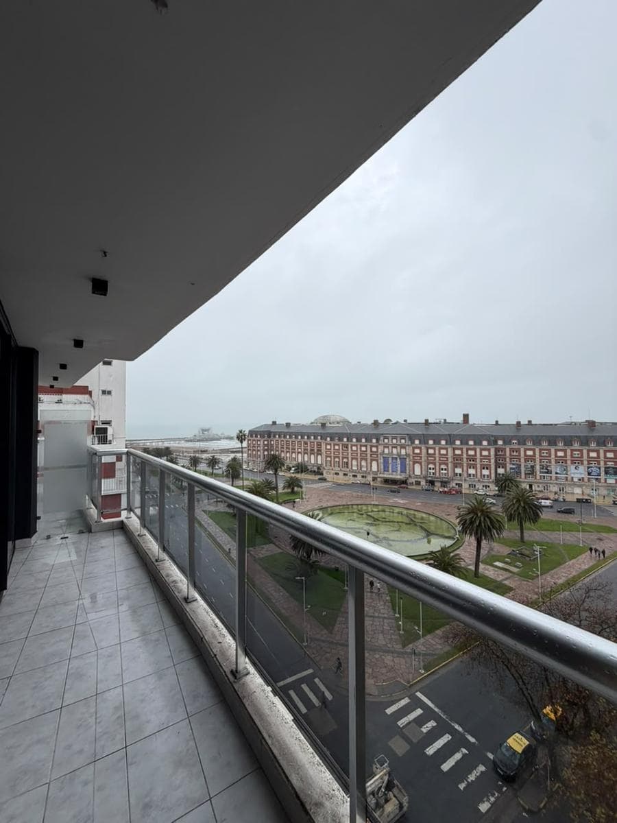2-room apartment with unobstructed views of the ocean and Plaza Colón in the NOVECCENTO BUILDING