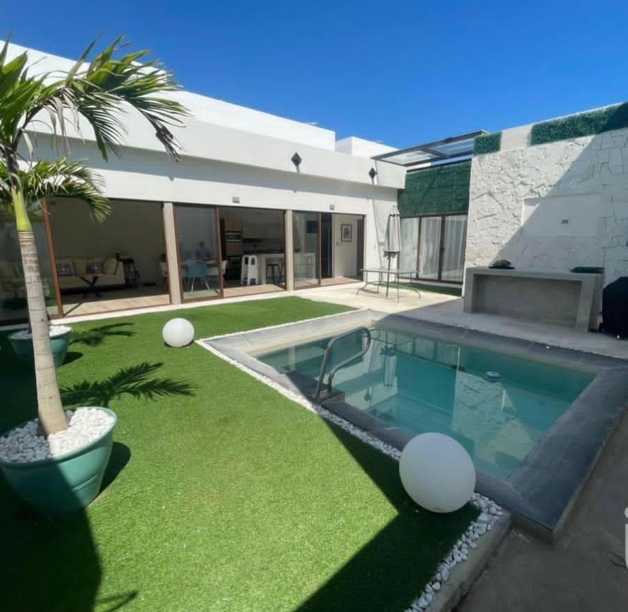 HOUSE FOR SALE: ONE-STORY, FULLY FURNISHED, 3 BEDROOMS, IN A GATED COMMUNITY WITH AMENITIES, READY FOR IMMEDIATE OCCUPANCY, CHOLUL, MÉRIDA