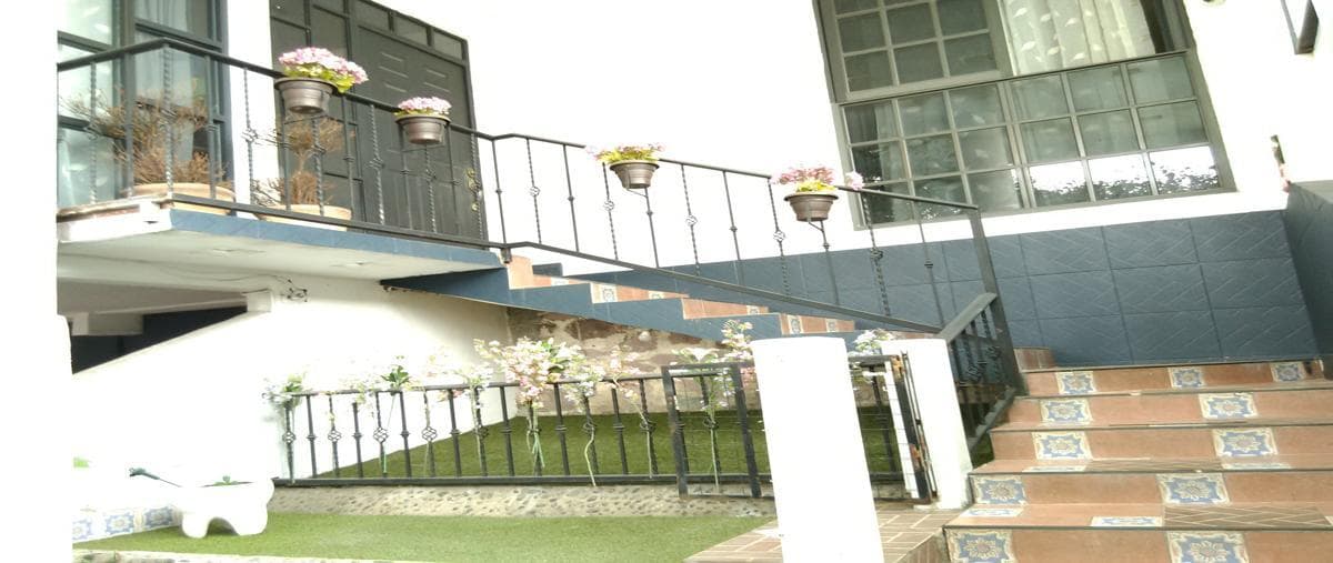Condominium Unit for Sale in Cumbres del Valle with a Terrace, Tlalnepantla de Baz, State of Mexico