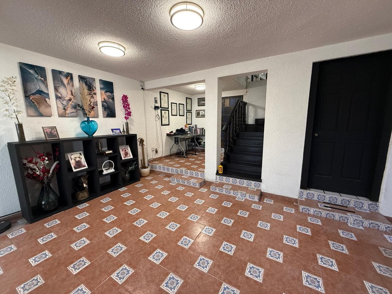 Condominium Unit for Sale in Cumbres del Valle with a Terrace, Tlalnepantla de Baz, State of Mexico